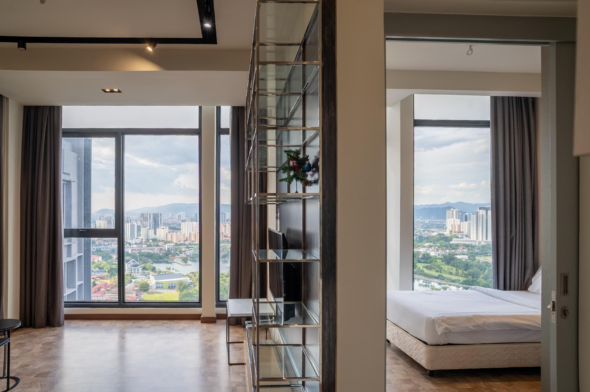Expressionz Professional Suites by G Suites 16/50
