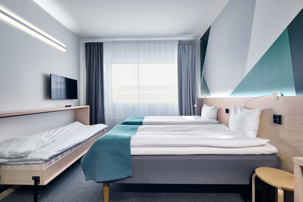 Standard, Twin Beds, Murphy Bed