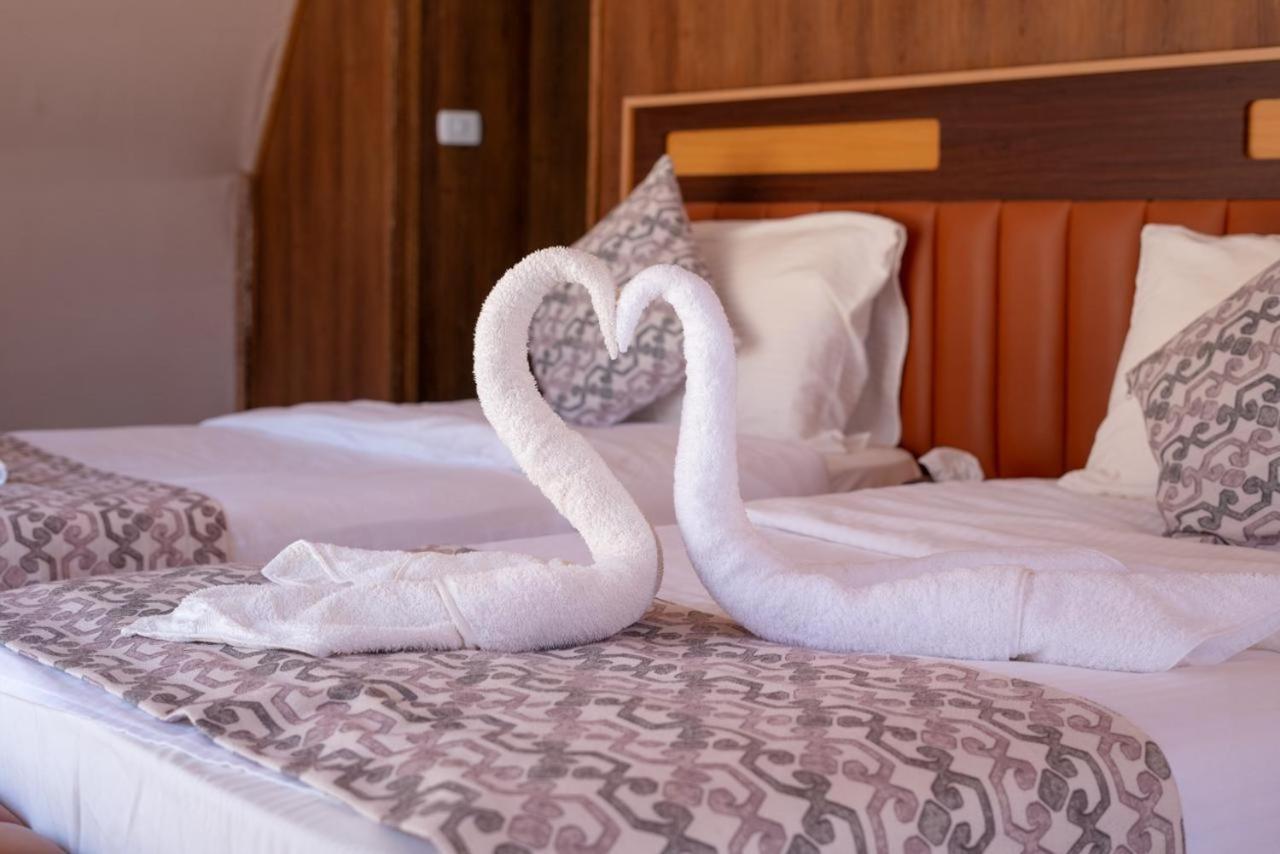 Al Sultana Luxury Camp 25/45