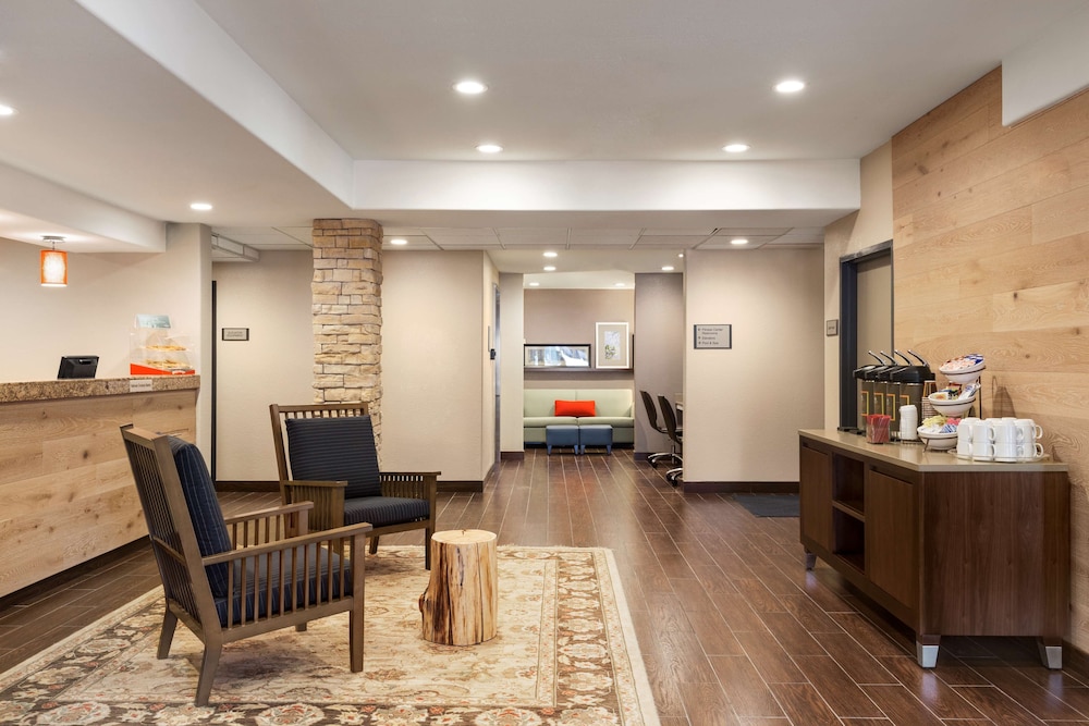 Country Inn & Suites by Radisson - Flagstaff East Route 66 18/28