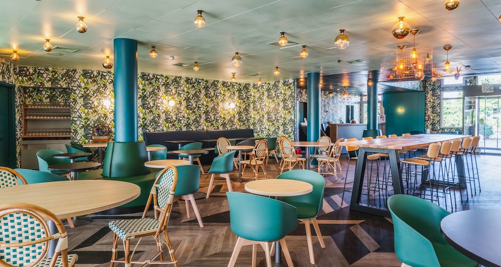 restaurant-cafeteria