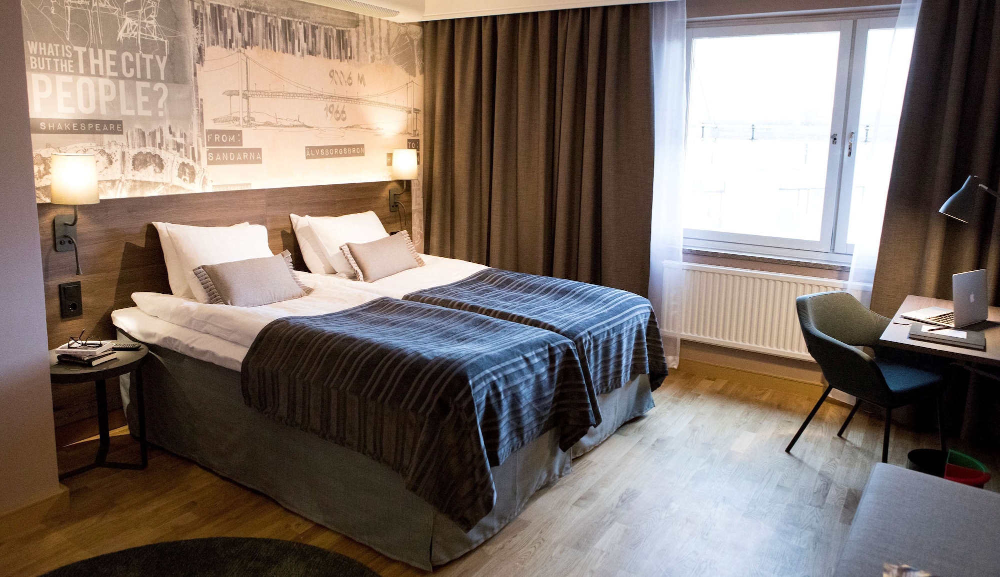 ROOM, TWIN BEDS