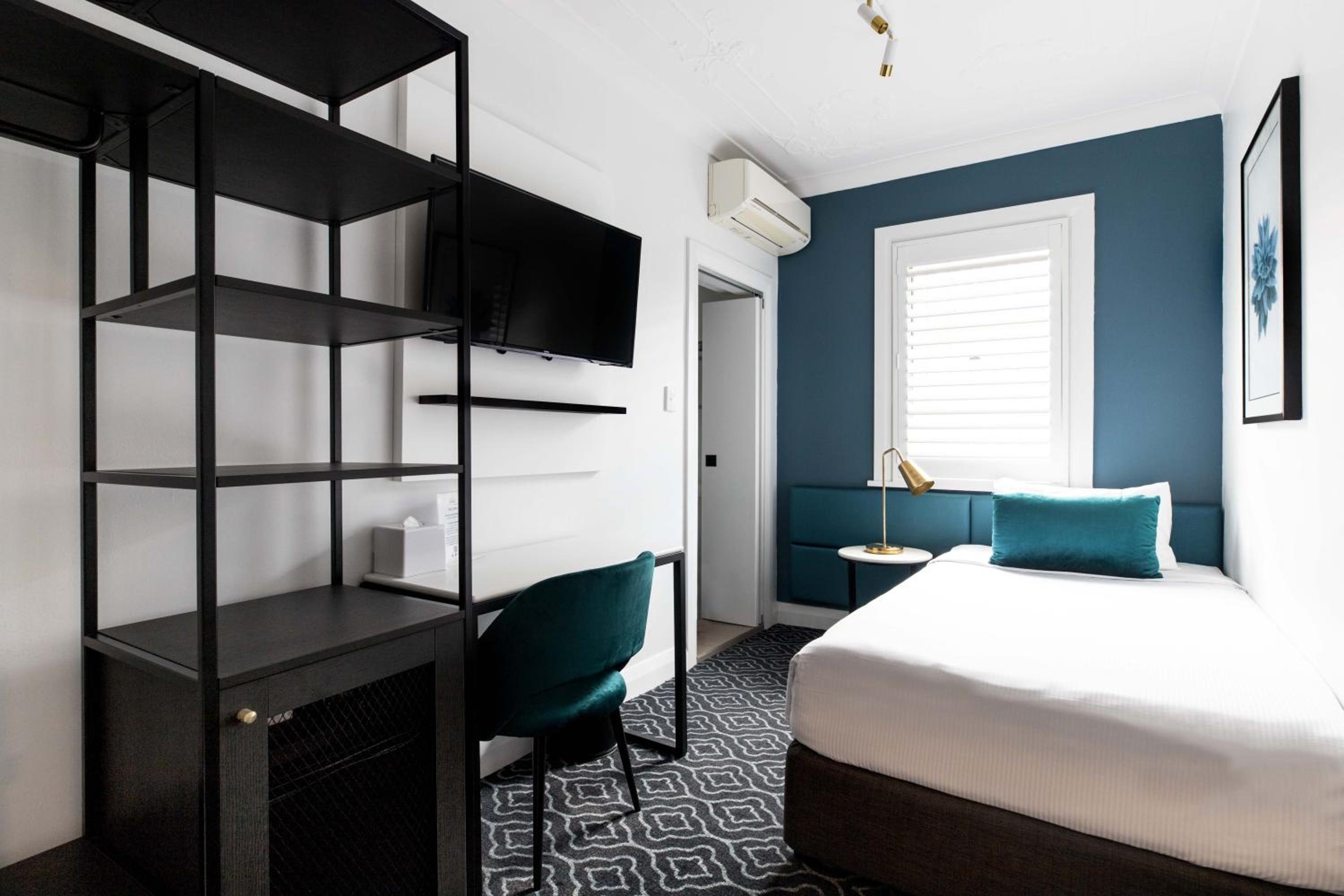 Room, Single