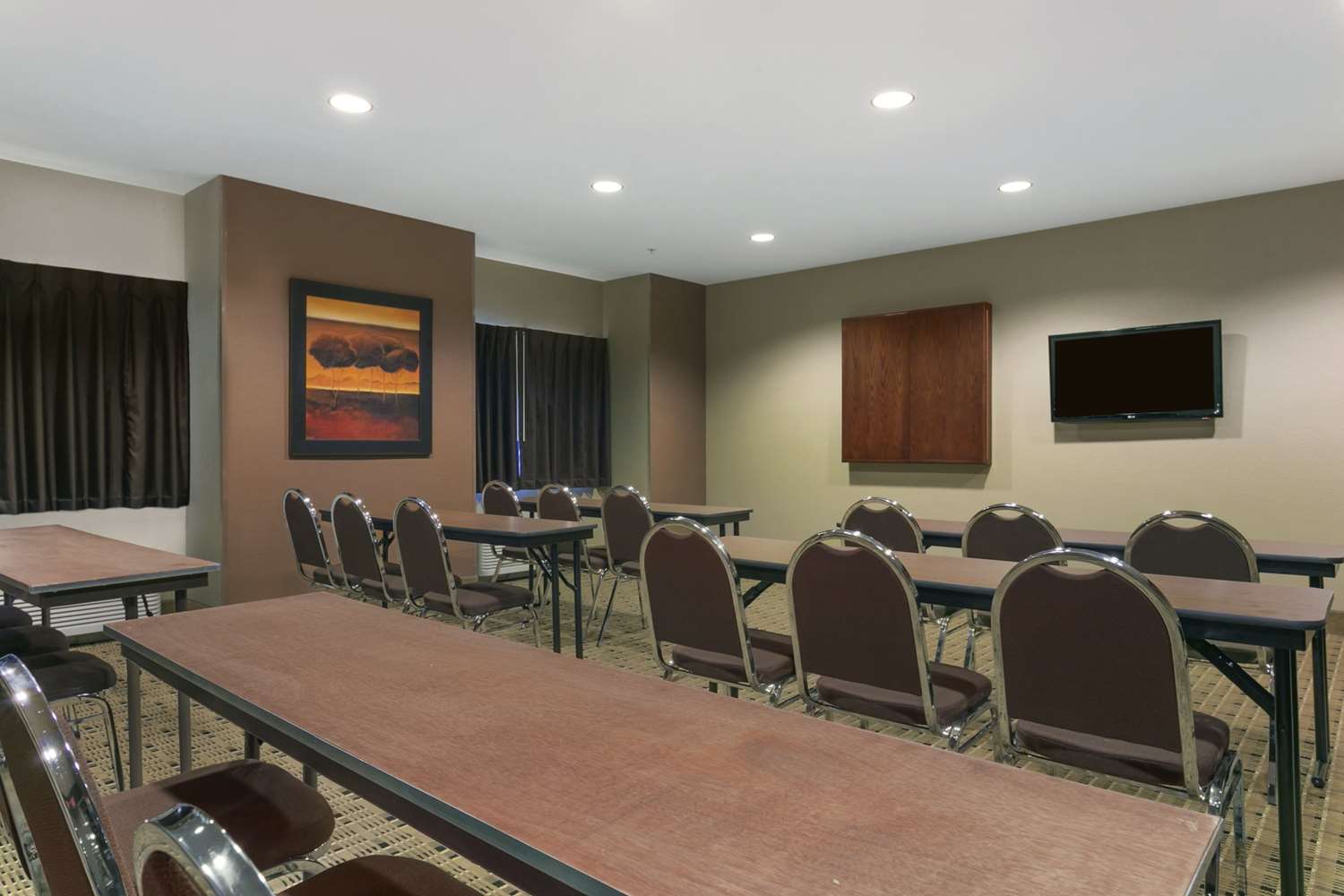 Microtel Inn & Suites By Wyndham Minot 18/20