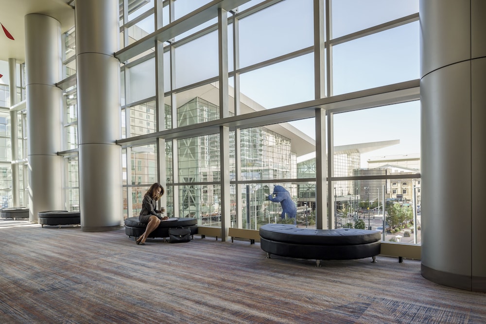 Hyatt Regency Denver 37/77