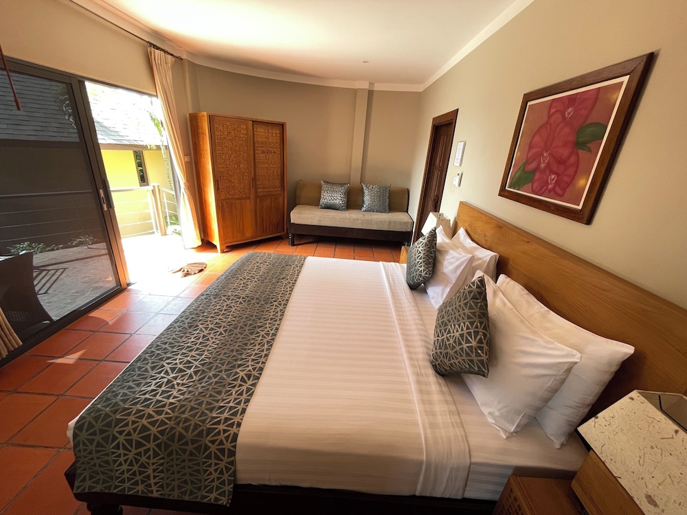 Beyond the Blue Horizon Villa Resort 23/73