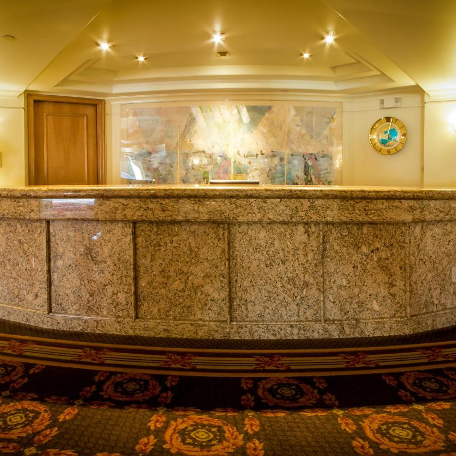 Olyver Hotel 5/25