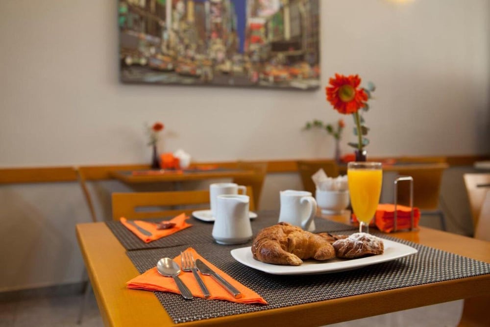 Hotel La City Estacion 51/66