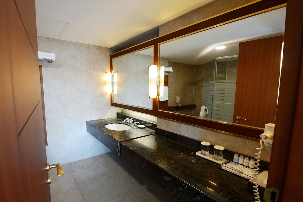Commodore Hotel Gyeongju 34/51