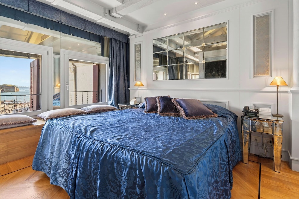 Deluxe, Suite, Double Bed, Station View, Sauna، San Marco Luxury - Canaletto Suites 2/4