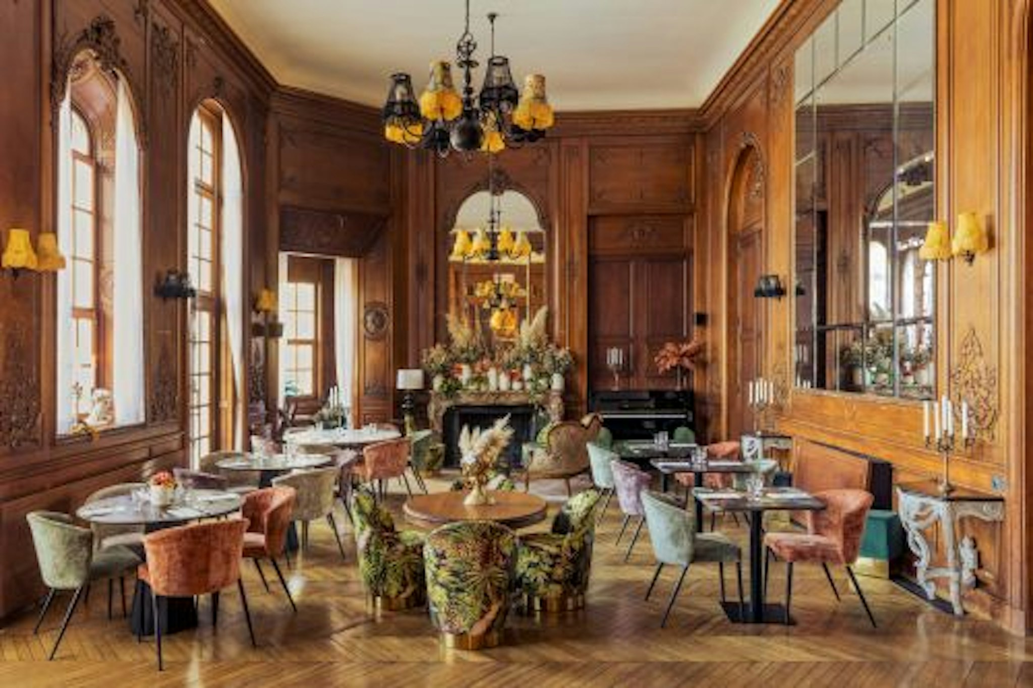 Chateau Jeanne & the Forest - Chateau de Montvillargenne 66/82