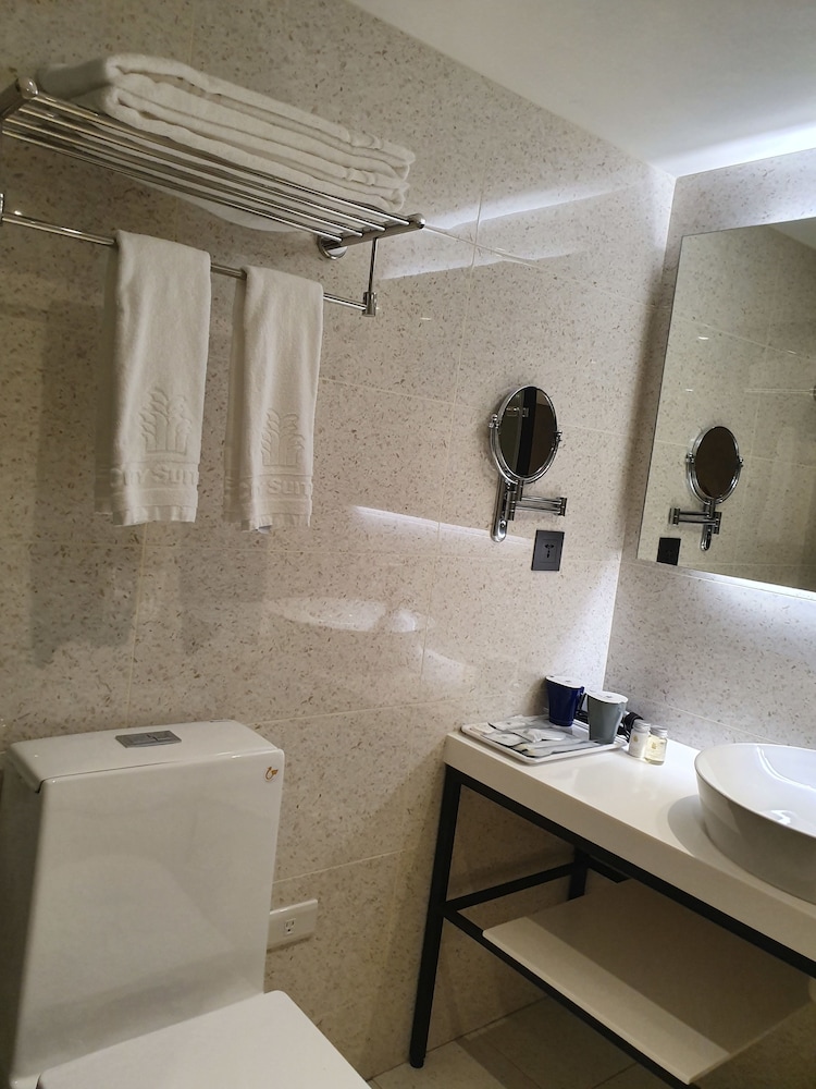 City Suites Taoyuan Station 34/50