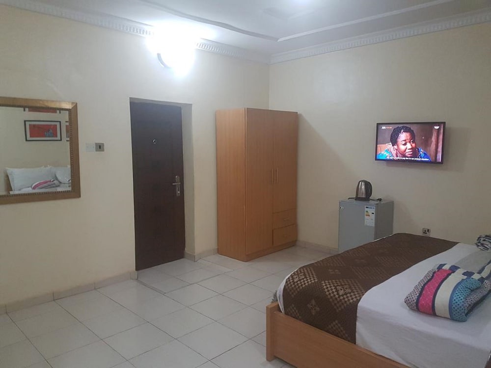 Hallmark Suites - Abeokuta 10/18