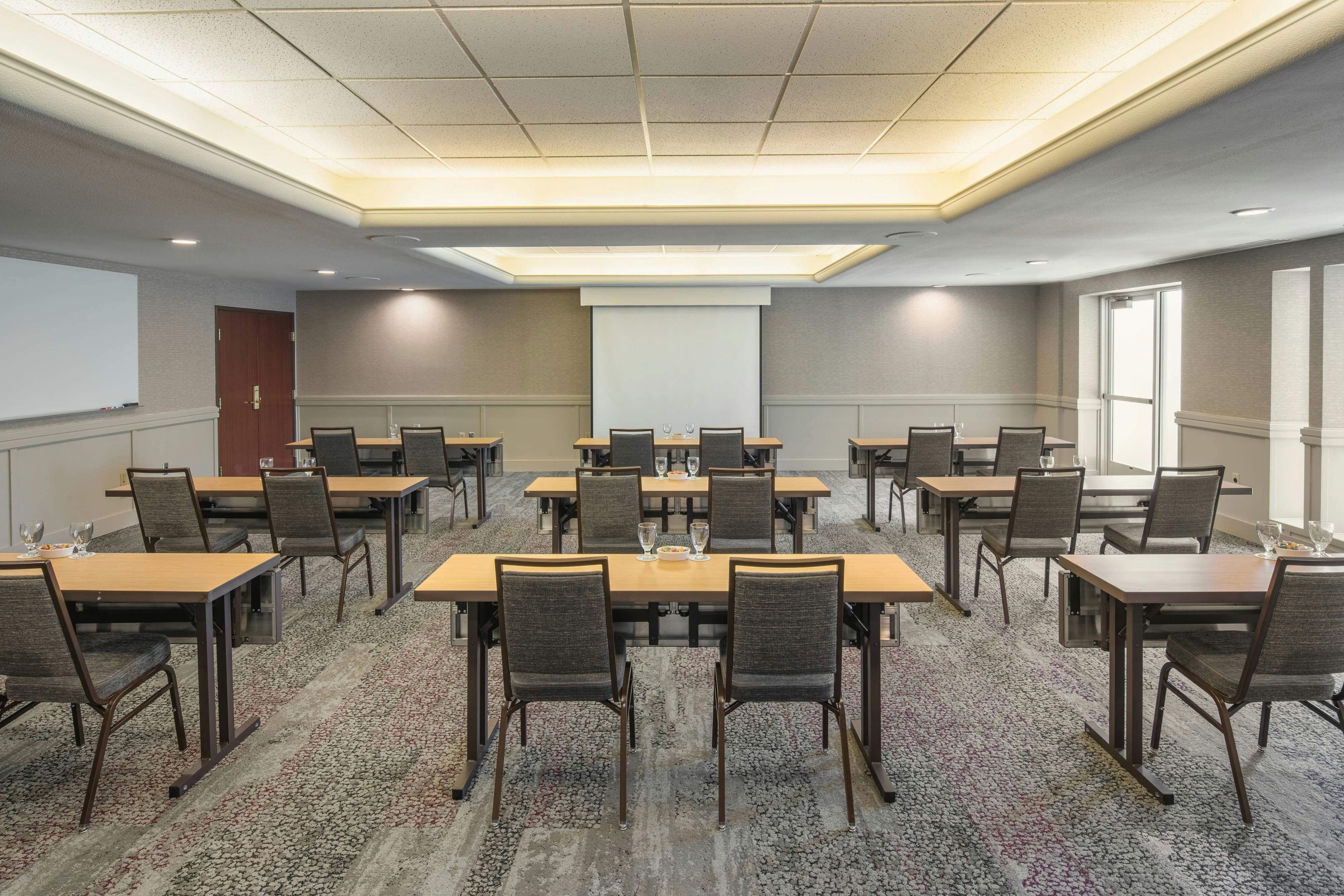 Courtyard By Marriott Portland North 12/17