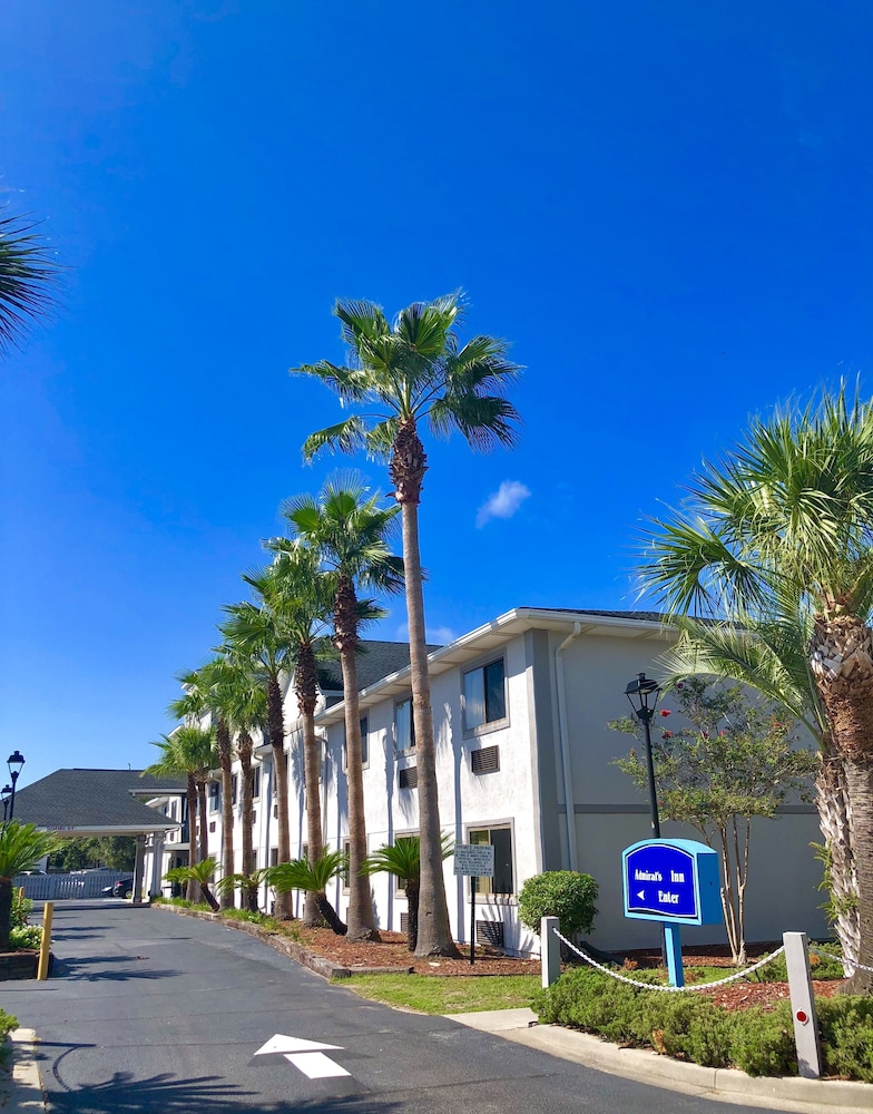 Howard Johnson Inn Tybee Island Savannah GA thumb 4