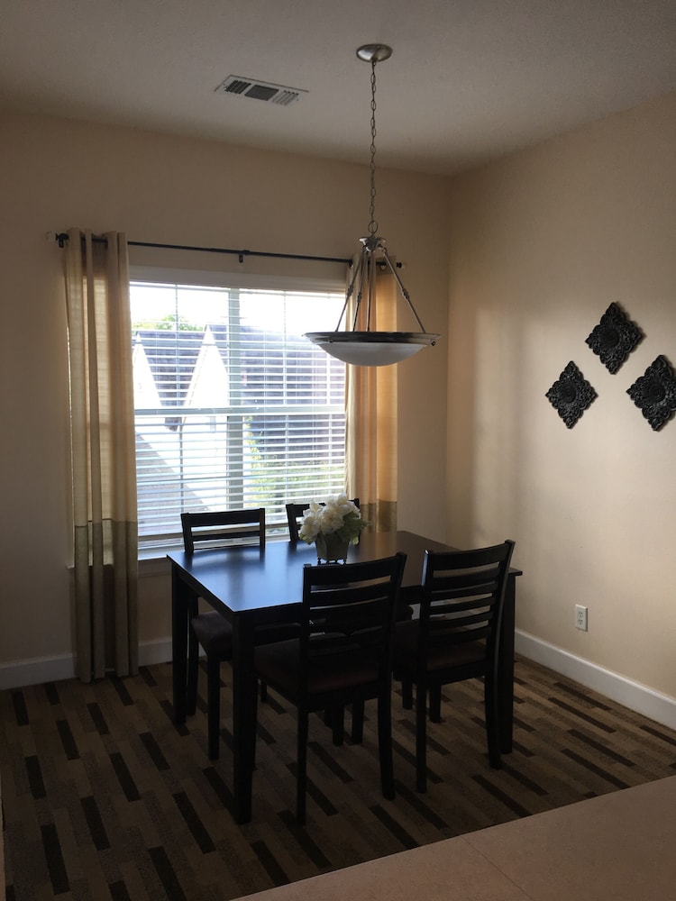 Kemah Boardwalk Inn 25/50