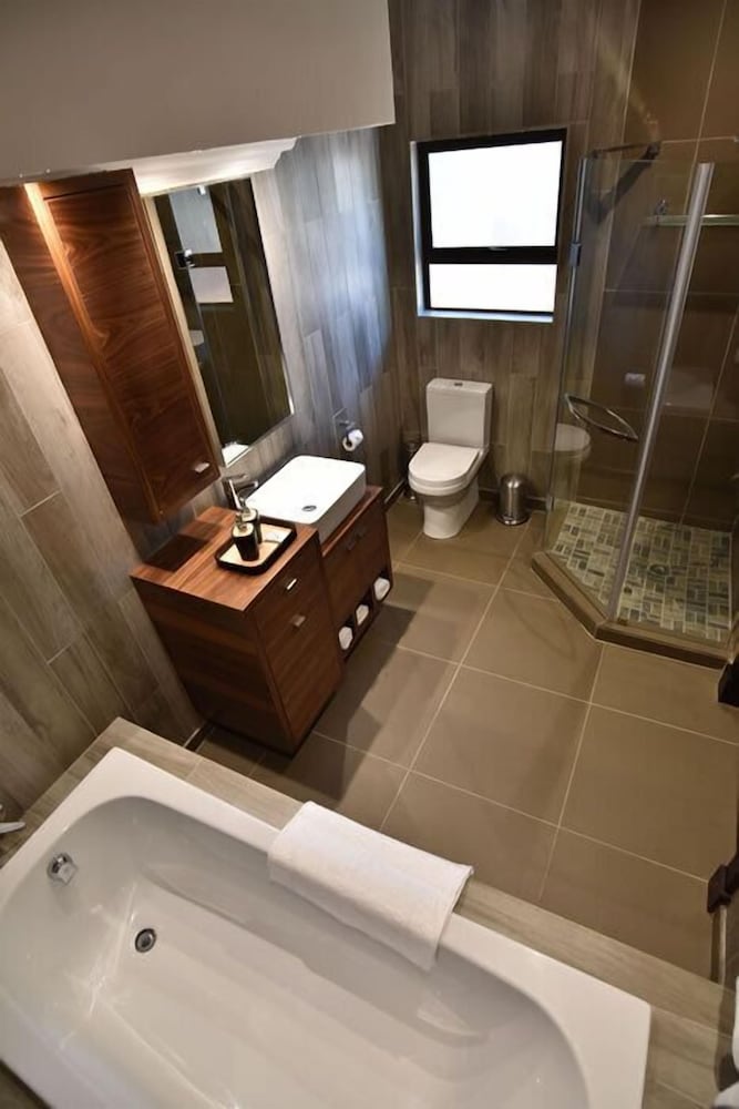 The Tredenham Boutique Hotel 20/24