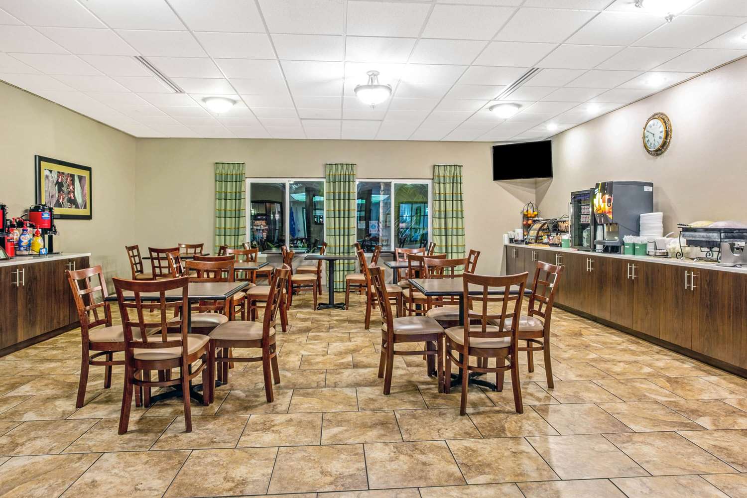 restaurant cafeteria