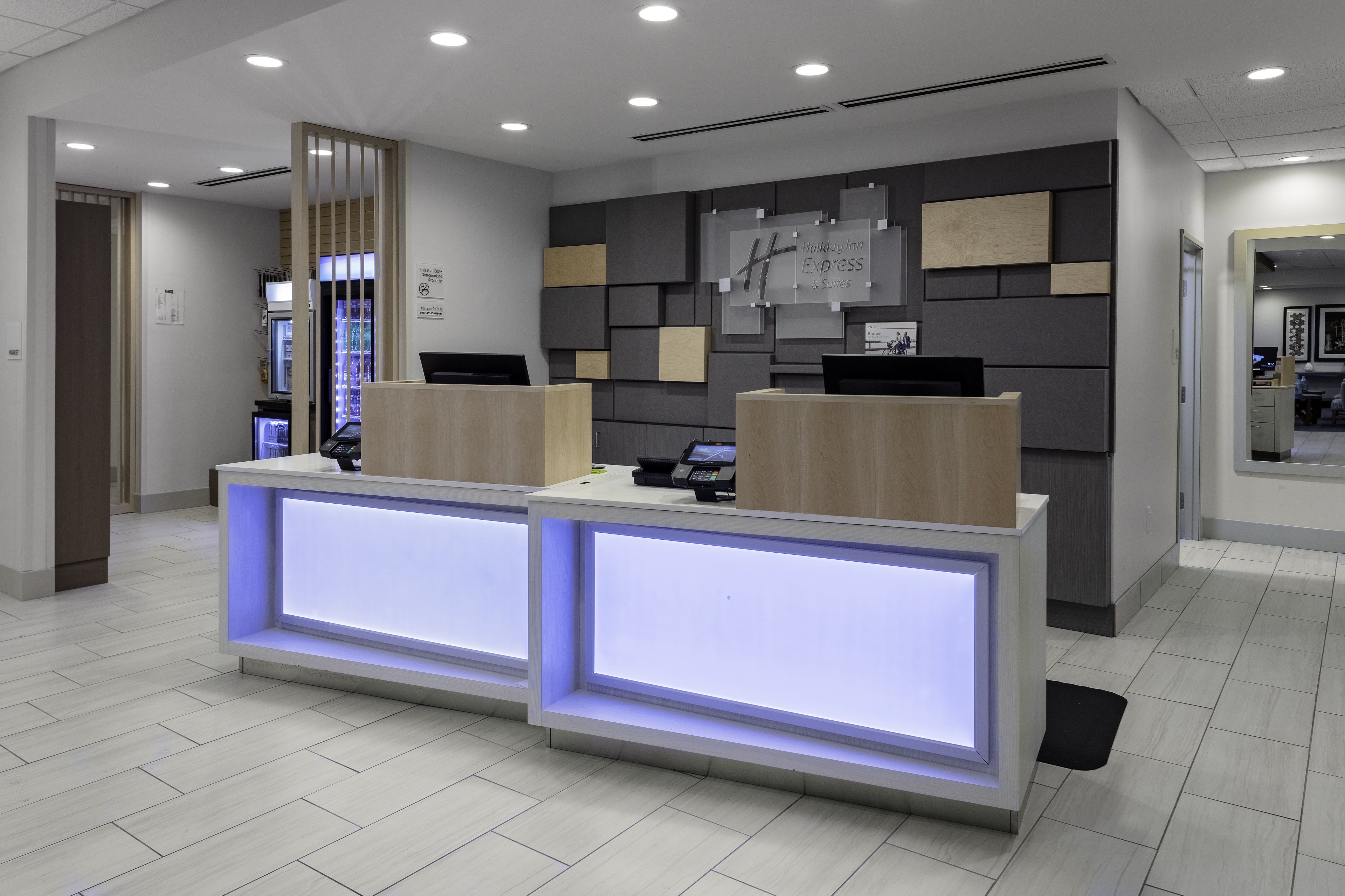 Holiday Inn Express And Suites Wilmington West - Medical Park 9/60