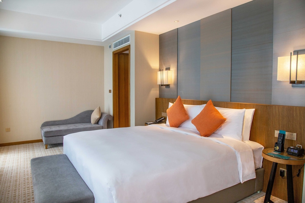 INTERCONTINENTAL SANCHA LAKE 3/33