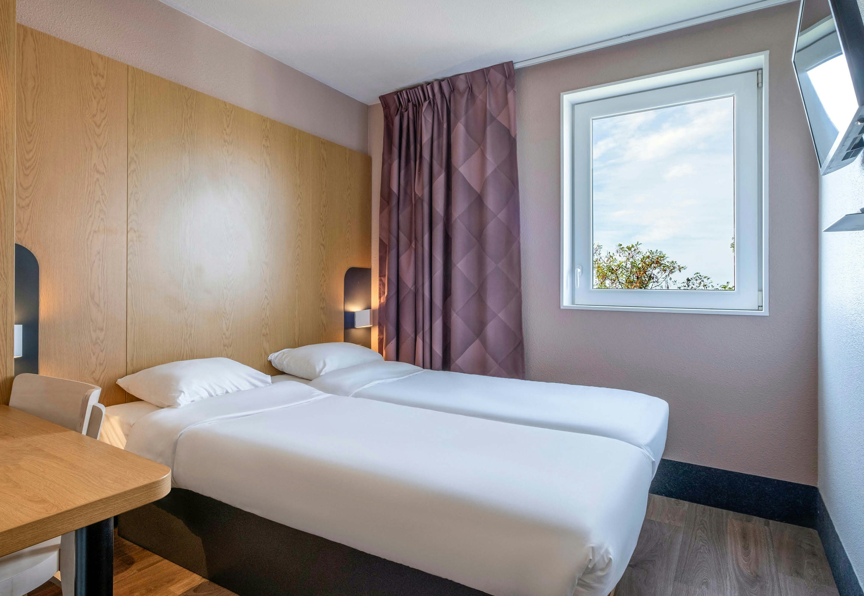 B&B HOTEL Niort Marais Poitevin Est 6/17