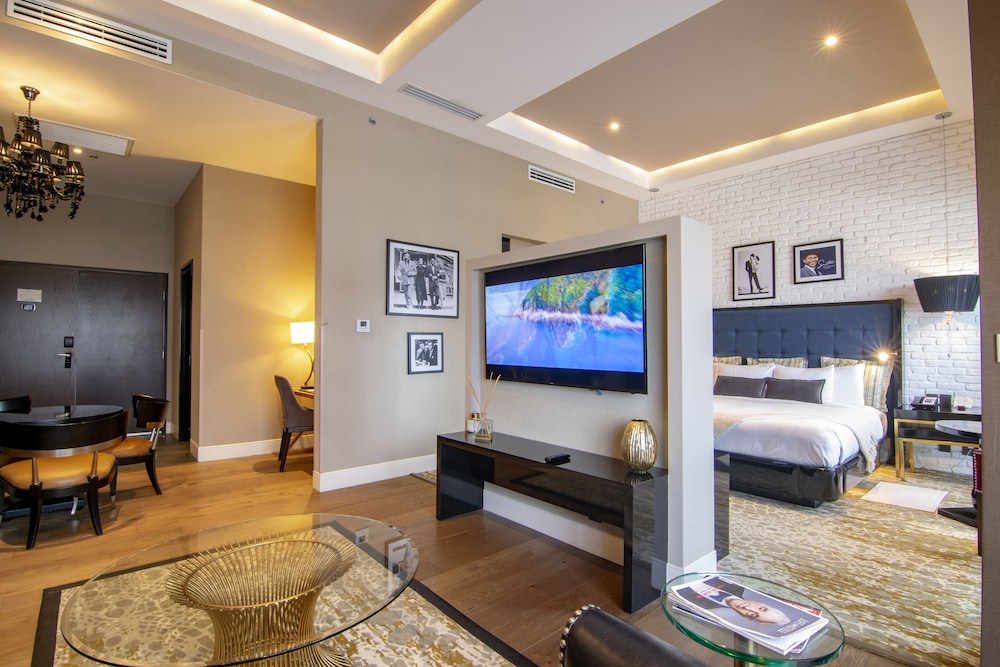 K Tower Boutique Hotel By Lucerna 35/49