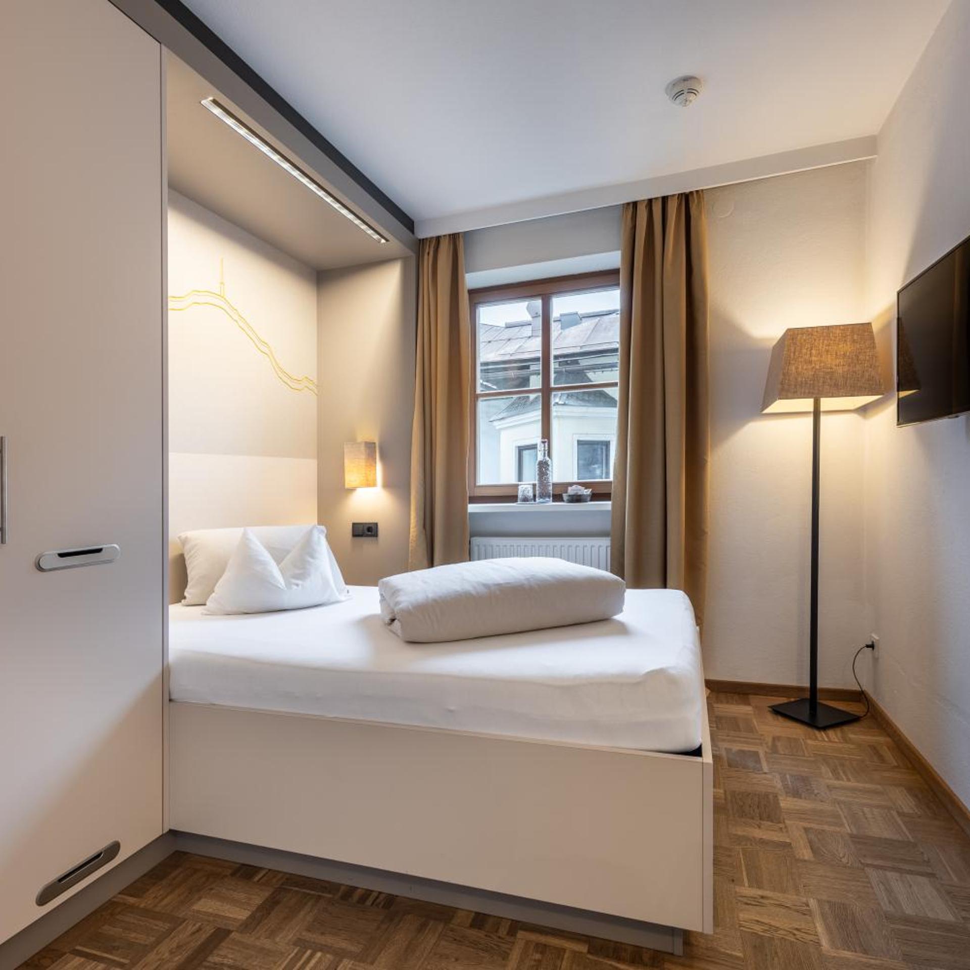 Room, Single