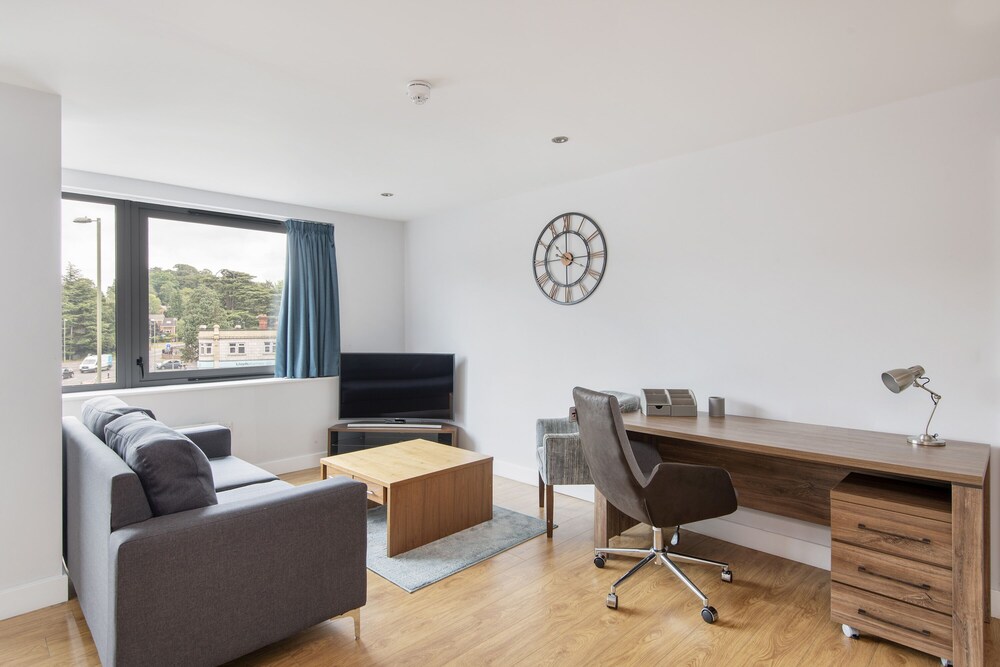 Max Serviced Apts Farnborough 51/58