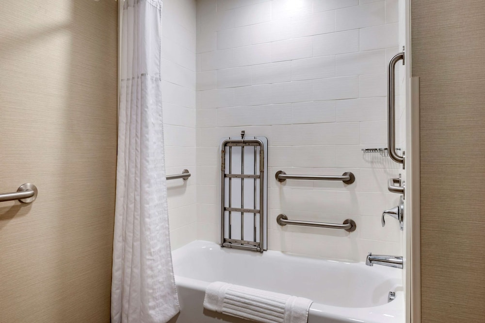 Comfort Suites Columbus Airport 15/43