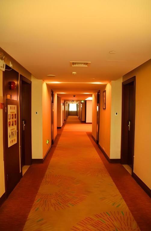 Borrman Hotel Dongguan Changping Avenue 56/59