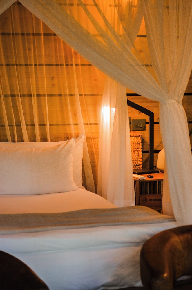 Summerfields Rose Retreat Spa 28/50