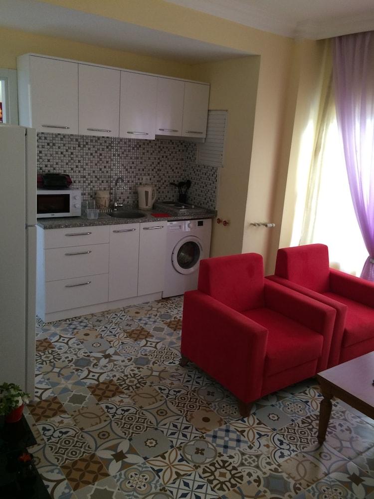 Turkish Apart Hotel 10/20