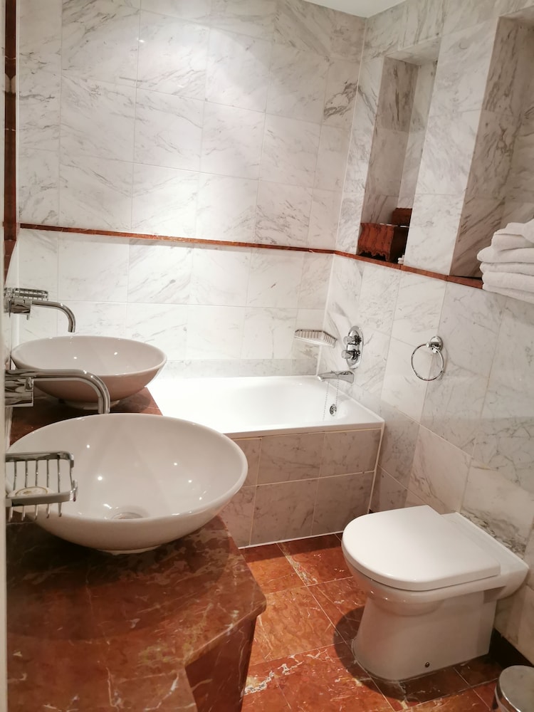 Twenty Nevern Square Hotel 47/49