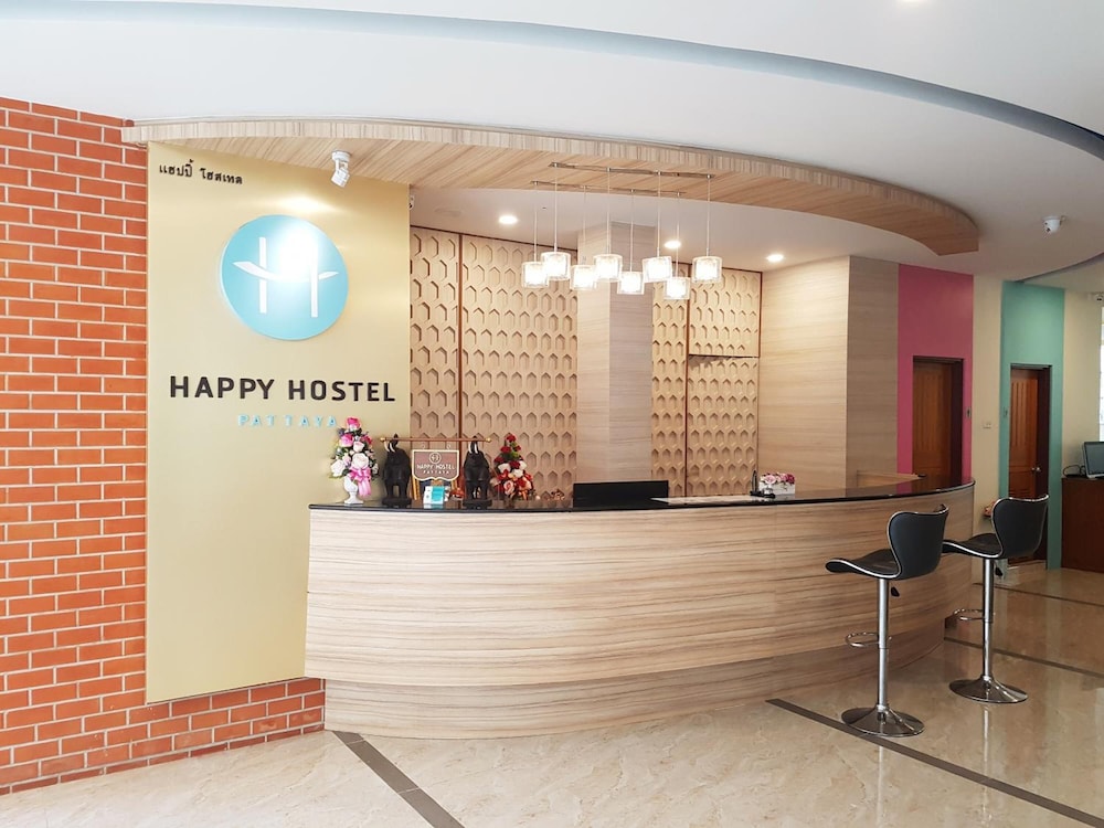 Happy Hostel 2/32