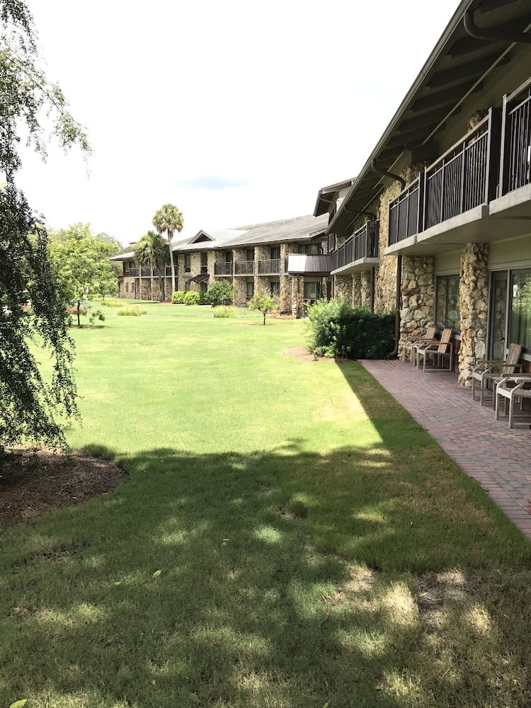 Arnold Palmers Bay Hill Club And Lodge 74/78