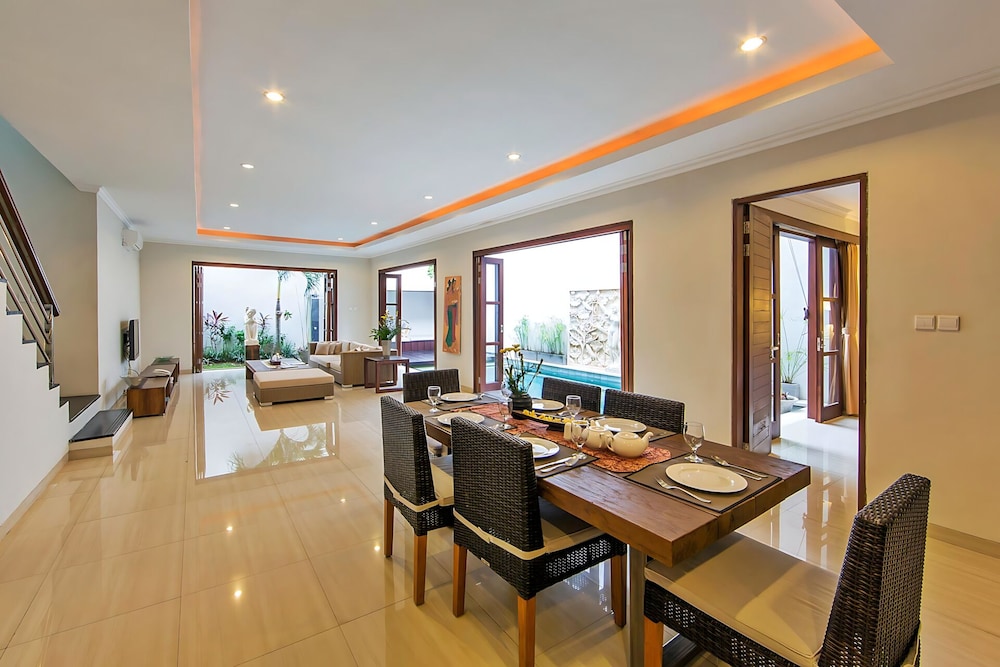 White Lotus Villa 38/50