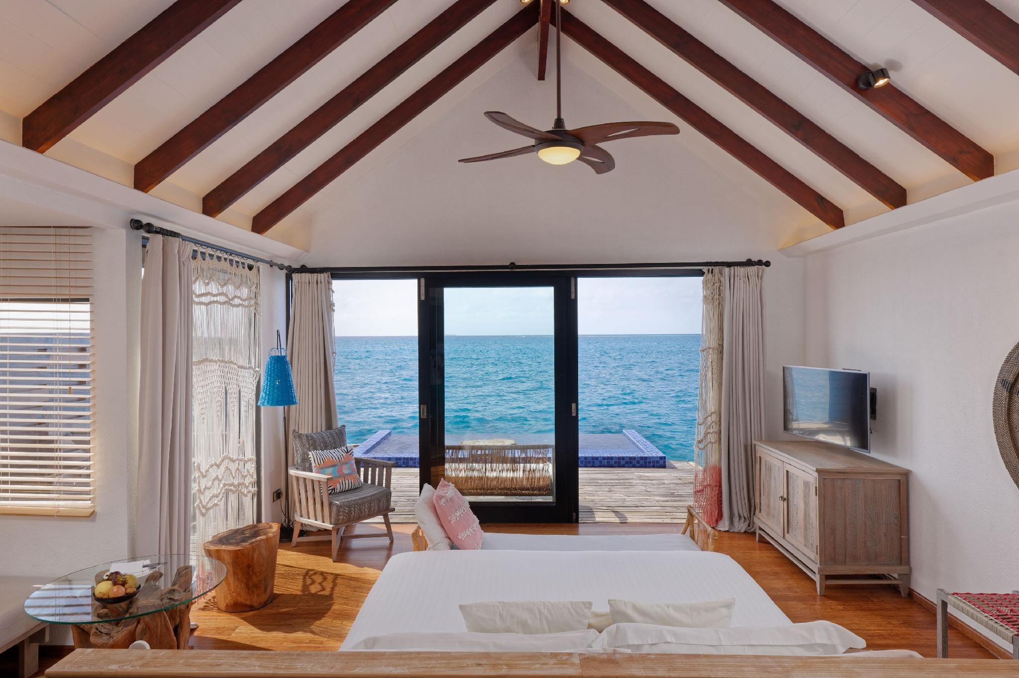 Pool Water Villa, Reef, King Bed