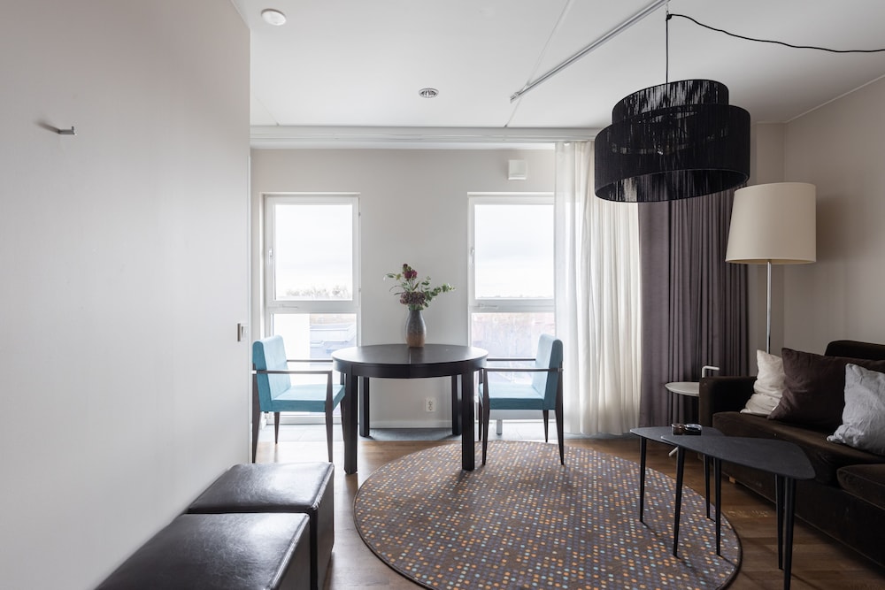 Finn Apartments 26/44