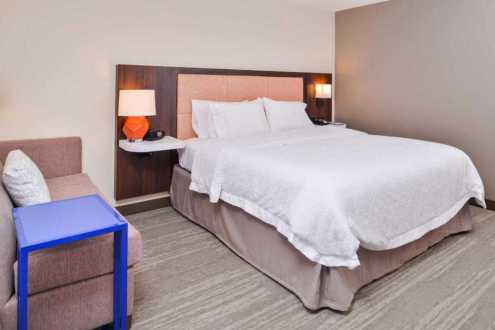 Hampton Inn Statesville 13/72