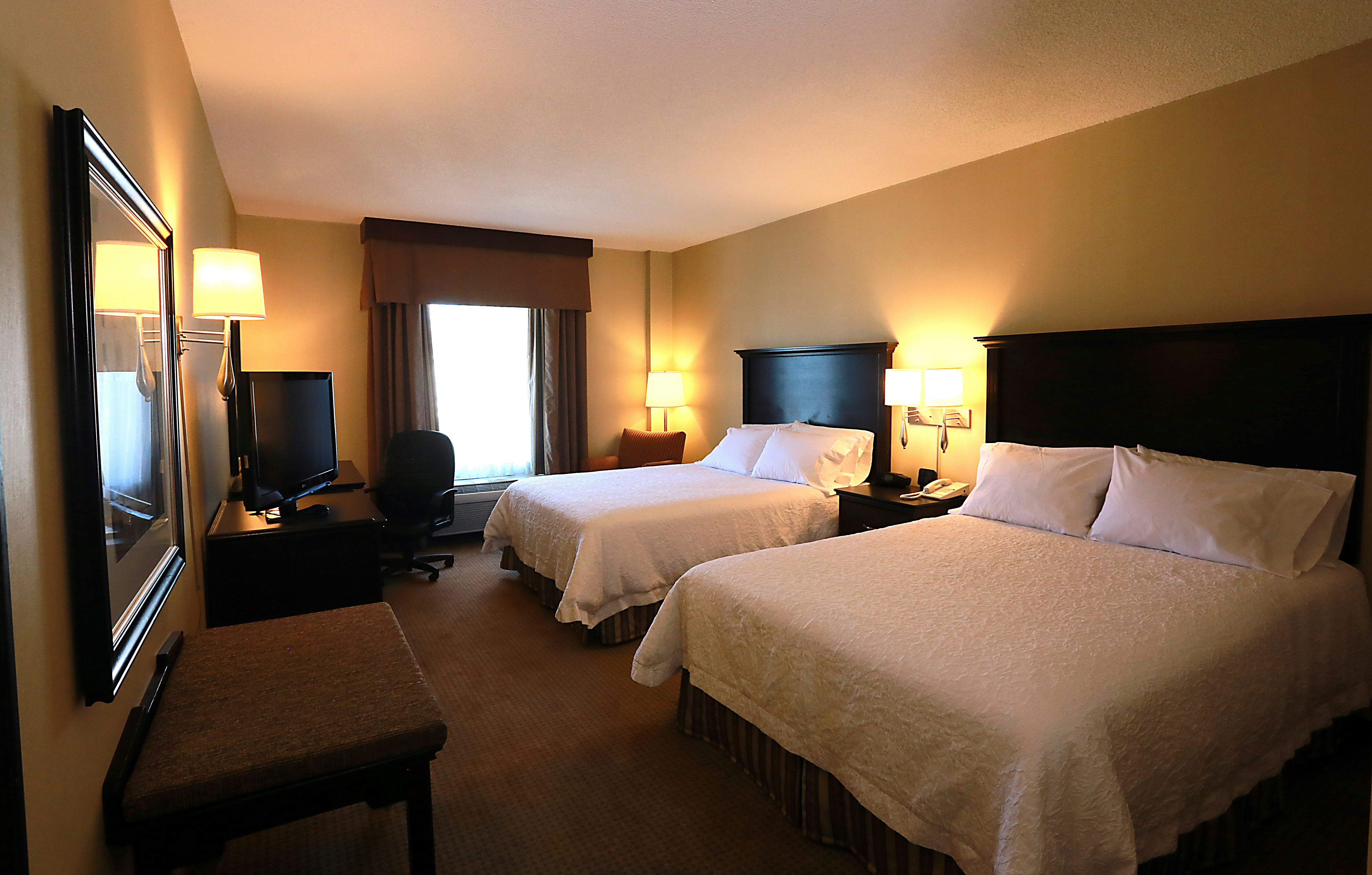 Hampton Inn and Suites by Hilton Laval 16/71