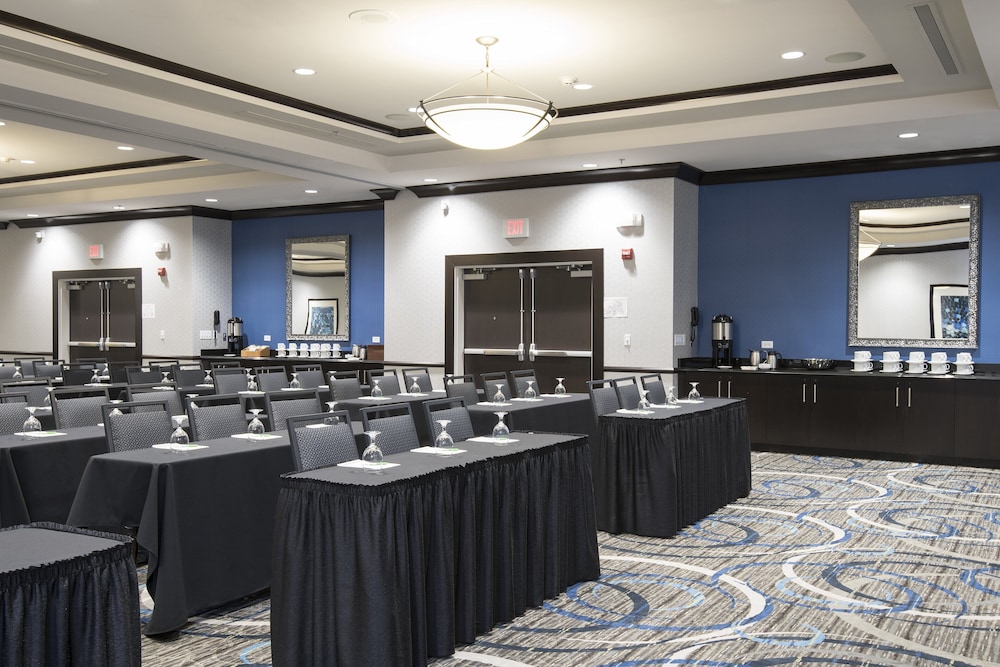 Holiday Inn Indianapolis Airport 6/66