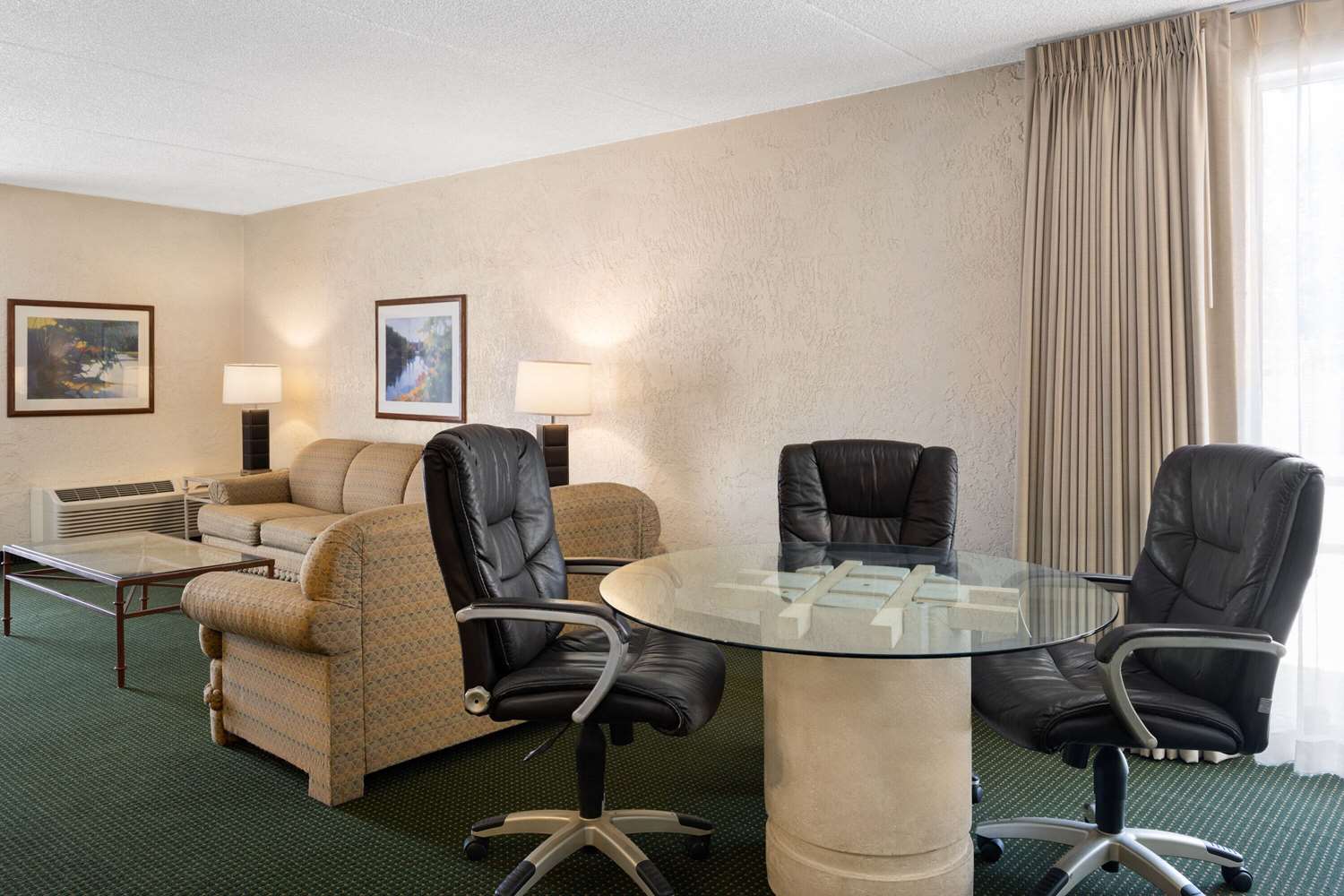 Ramada by Wyndham Tucson 52/63