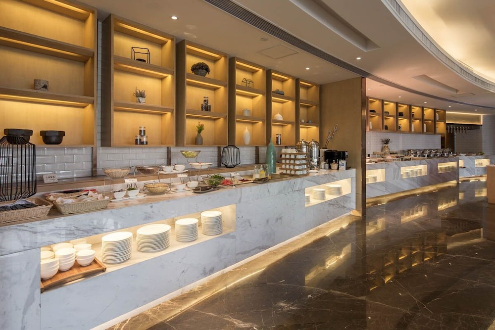 Atour Hotel Ningbo Tianyi Square 12/30