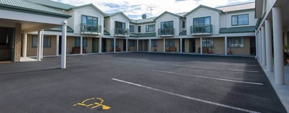 Hamilton Settlers Motor Lodge 32/37