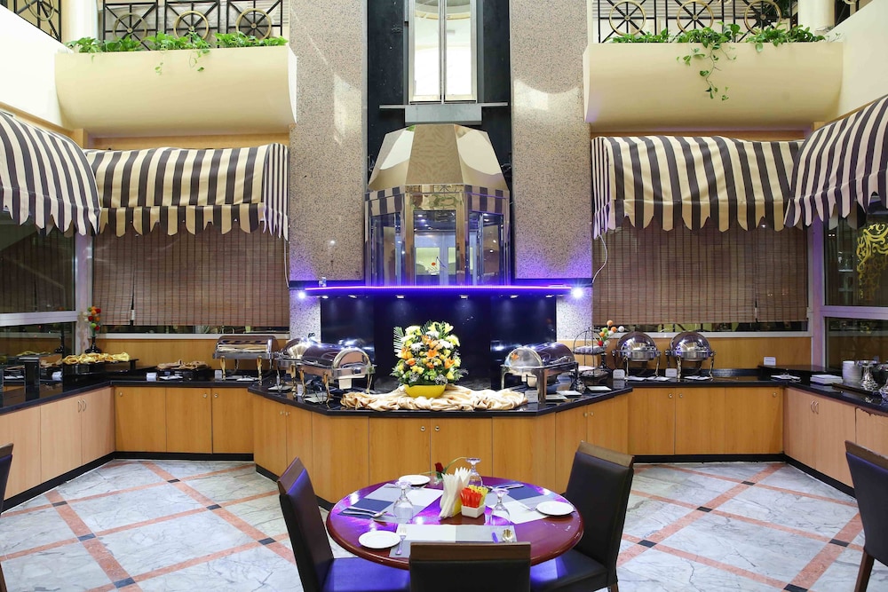 restaurant cafeteria