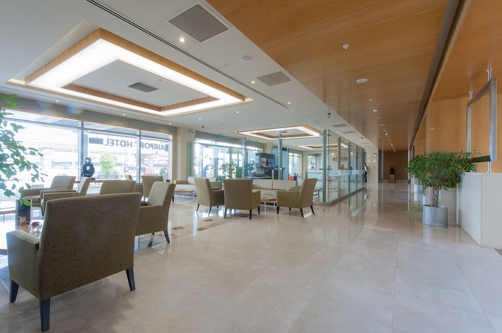 Lobby at ISG Airport Hotel, ISTANBUL