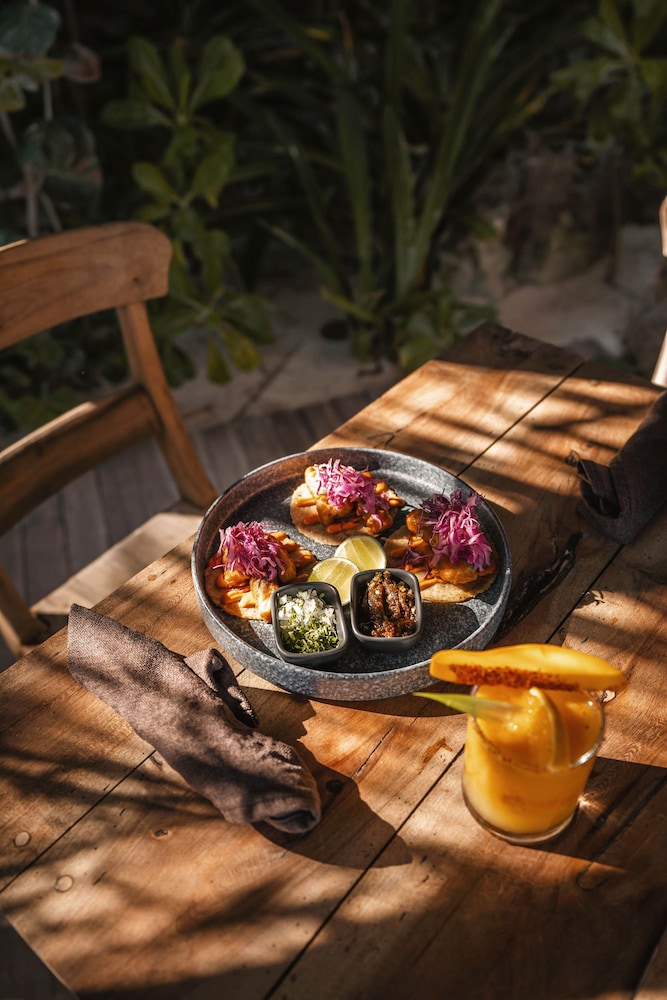 Encantada Tulum 36/50