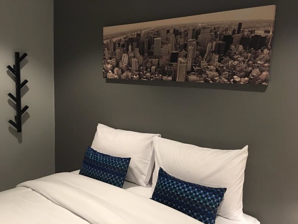 North Inn Town 13/51