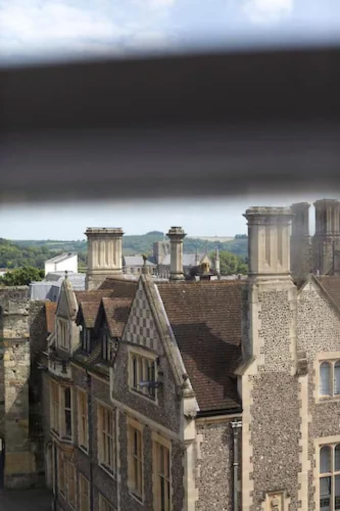 Westgate Winchester 5/50