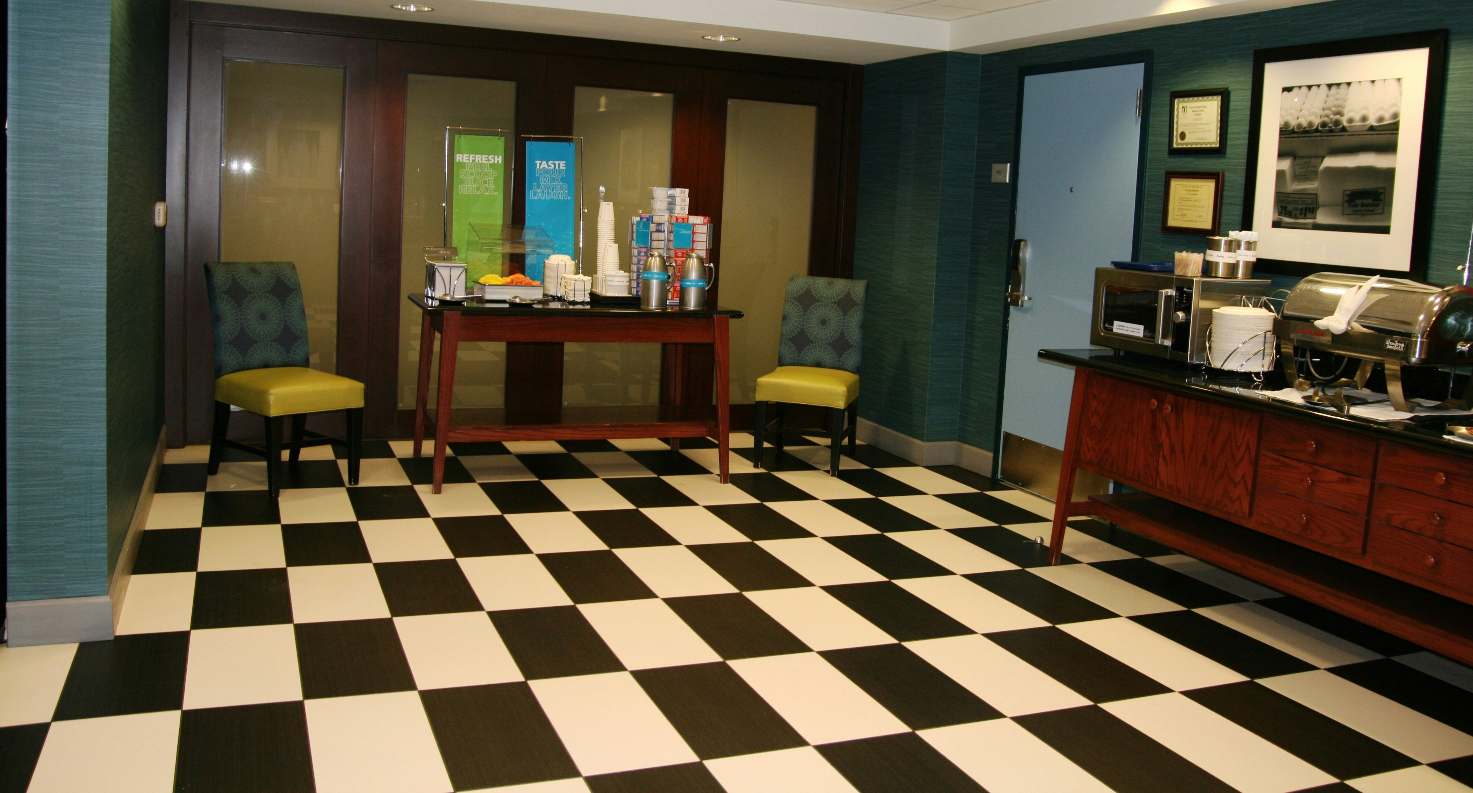 Hampton Inn Suites Bloomington Normal 8/48